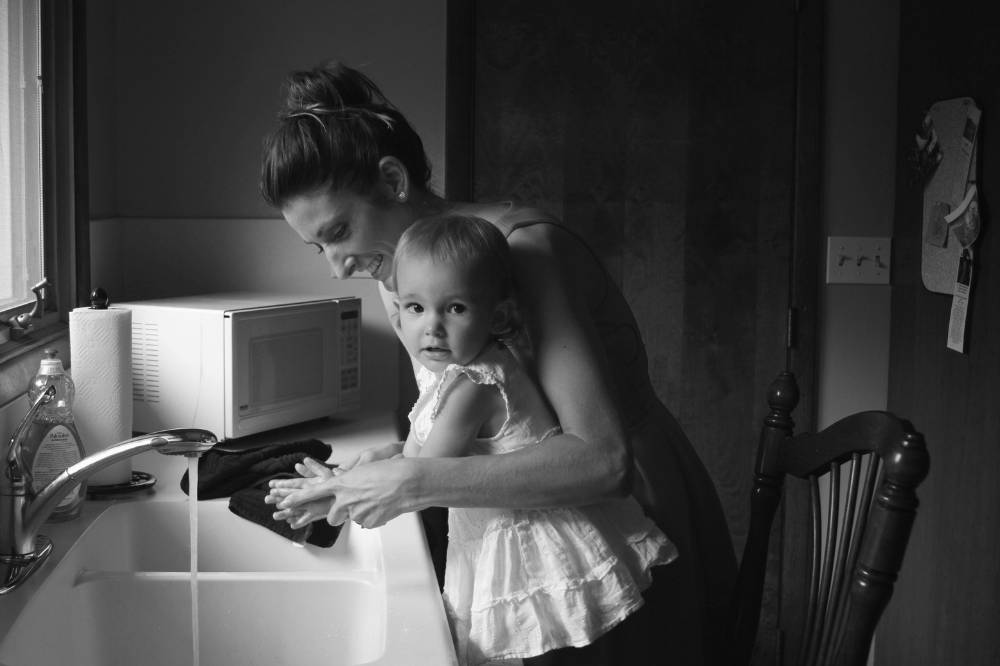 Toddler cuci tangan