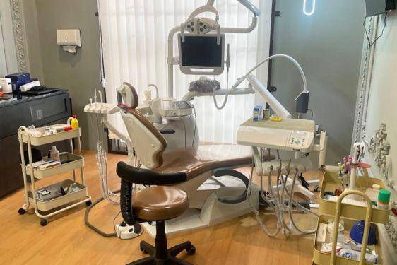 7 Dokter Gigi Surabaya Terdekat, Bisa Booking Online Tanpa Ribet 4.jpg