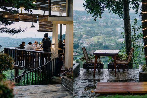 10 Tempat Wisata Kuliner Bogor Terdekat dengan View Memikat