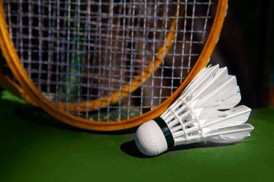 10 Sewa Lapangan Badminton Surabaya dan Harganya, Cek di Sini!