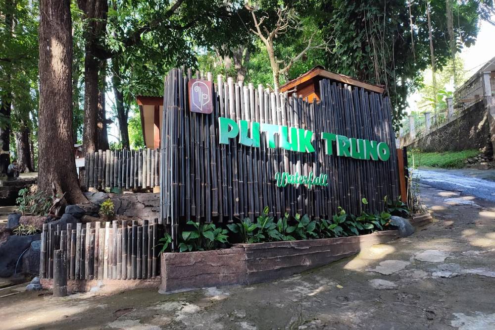 Air terjun putuk truno