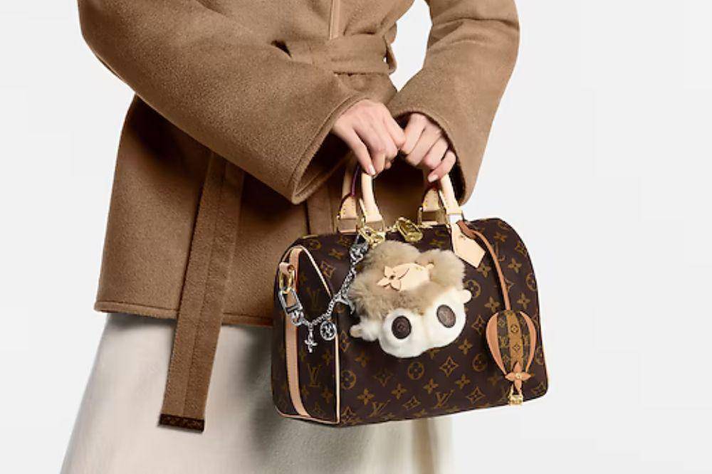 bag charm LV