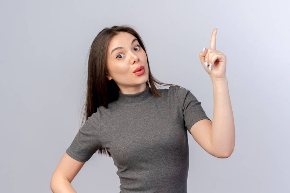 Wanita menyampaikan pesan