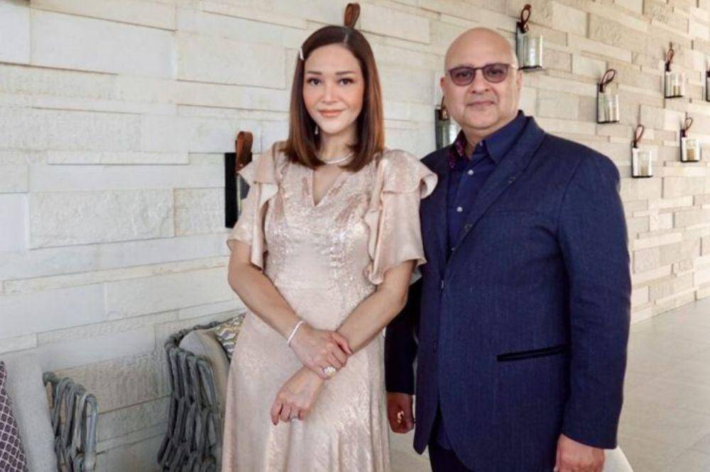 Gaya Maia Estianty saat Kondangan Luar Negeri, Old Money Banget!