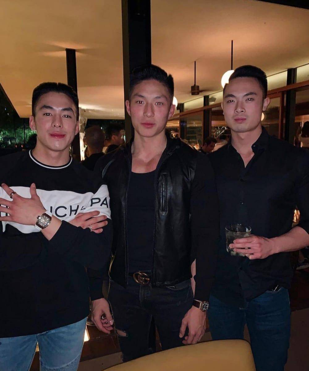 Fahion Giorgio Antonio saat Kenakan Baju Hitam, Inspirasi Gaya Kamu! (1)