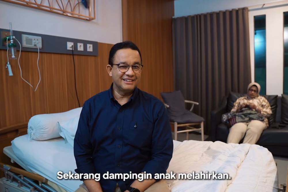 Dikaruniai Cucu Pertama, Bahagianya Anies Baswedan Jadi Kakek 1.png