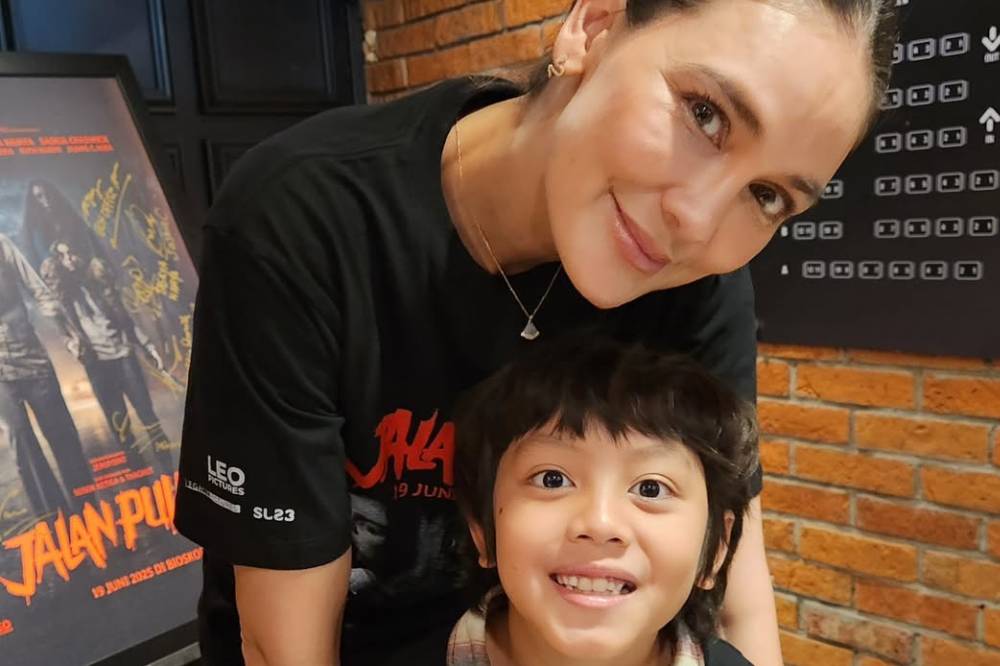 Raffan dan Luna dalam premier JP