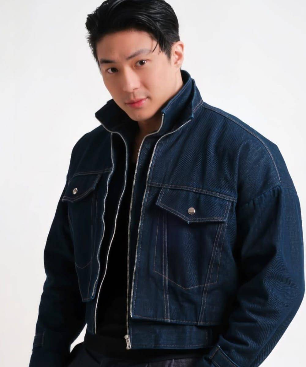 Fashion Giorgio Antonio saat Kenakan Baju Hitam, Inspirasi Gaya Kamu!