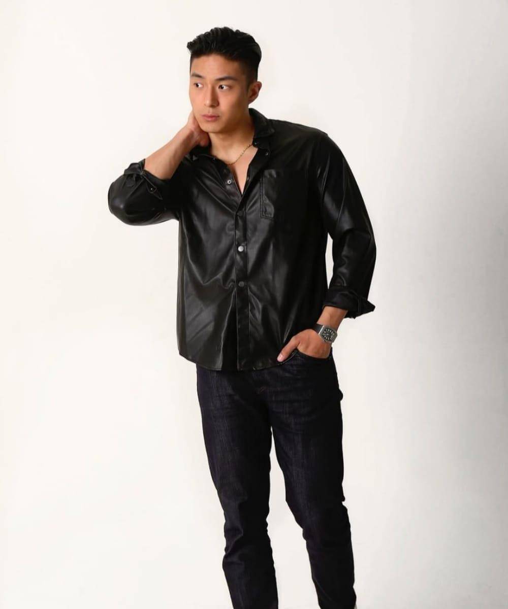 Fashion Giorgio Antonio saat Kenakan Baju Hitam, Inspirasi Gaya Kamu! (3).jpeg