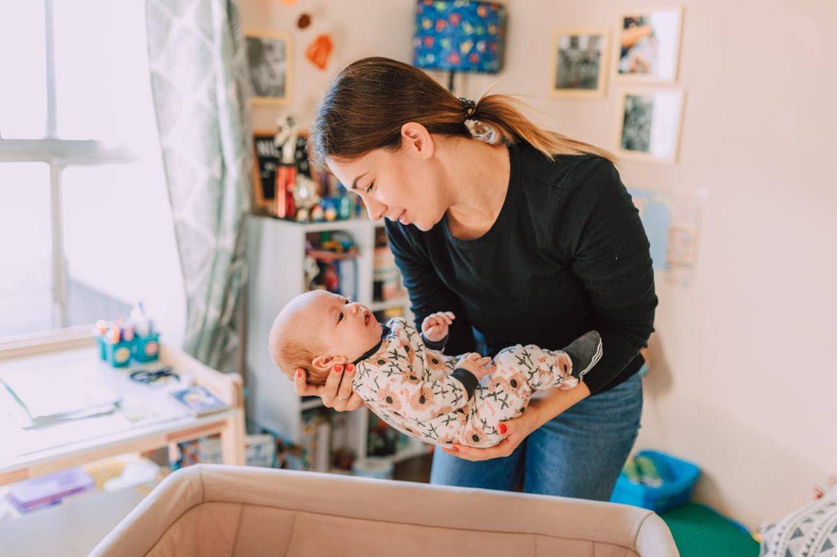 ilustrasi anak bayi dan ibu (pexels.com/RDNE Stock project)