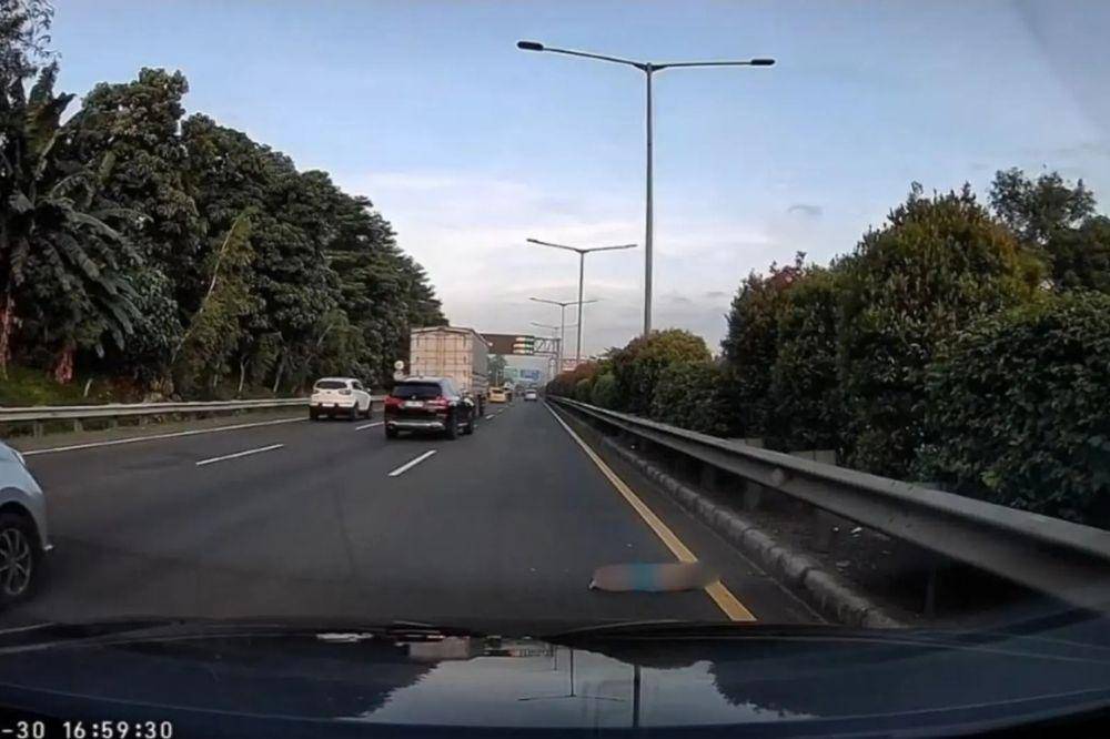 Kronologi Anak Terjatuh dari Bus di Jalan Tol JORR dan Nyaris Tertabrak