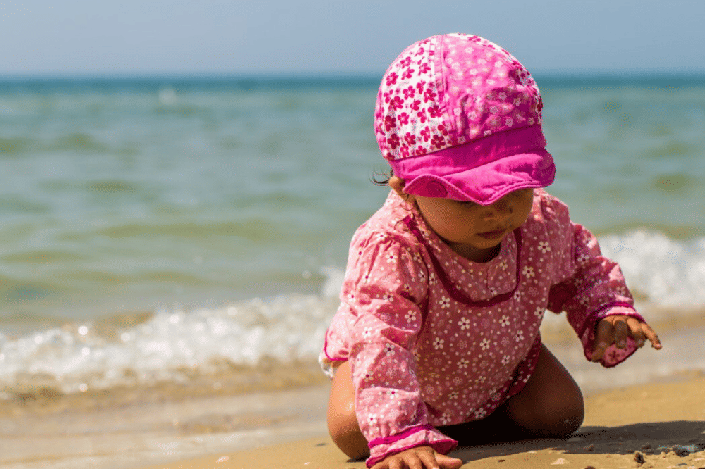 Benarkah Main ke Pantai Bisa Kurangi Risiko Batuk Pilek pada Anak_ Ini Kata Dokter 3.png