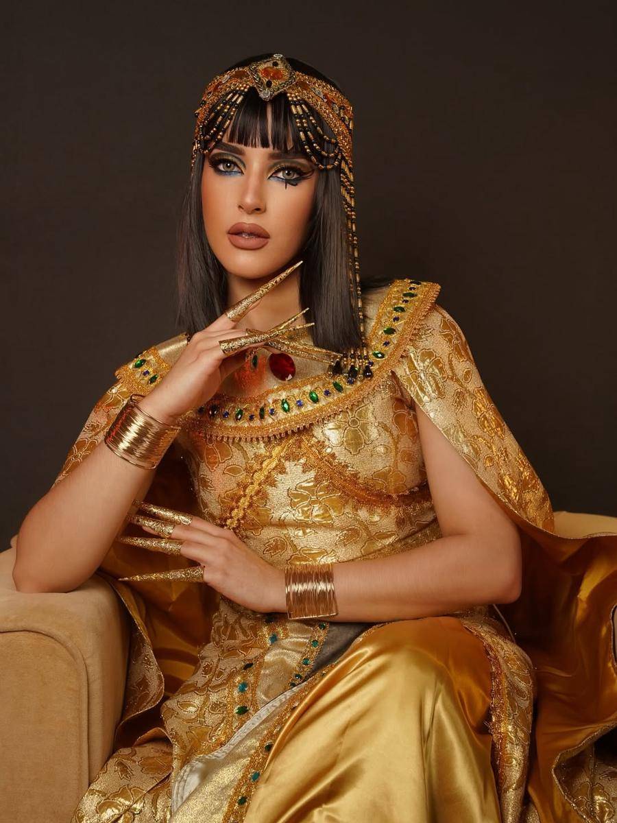Tasya farasya cleopatra.jpg