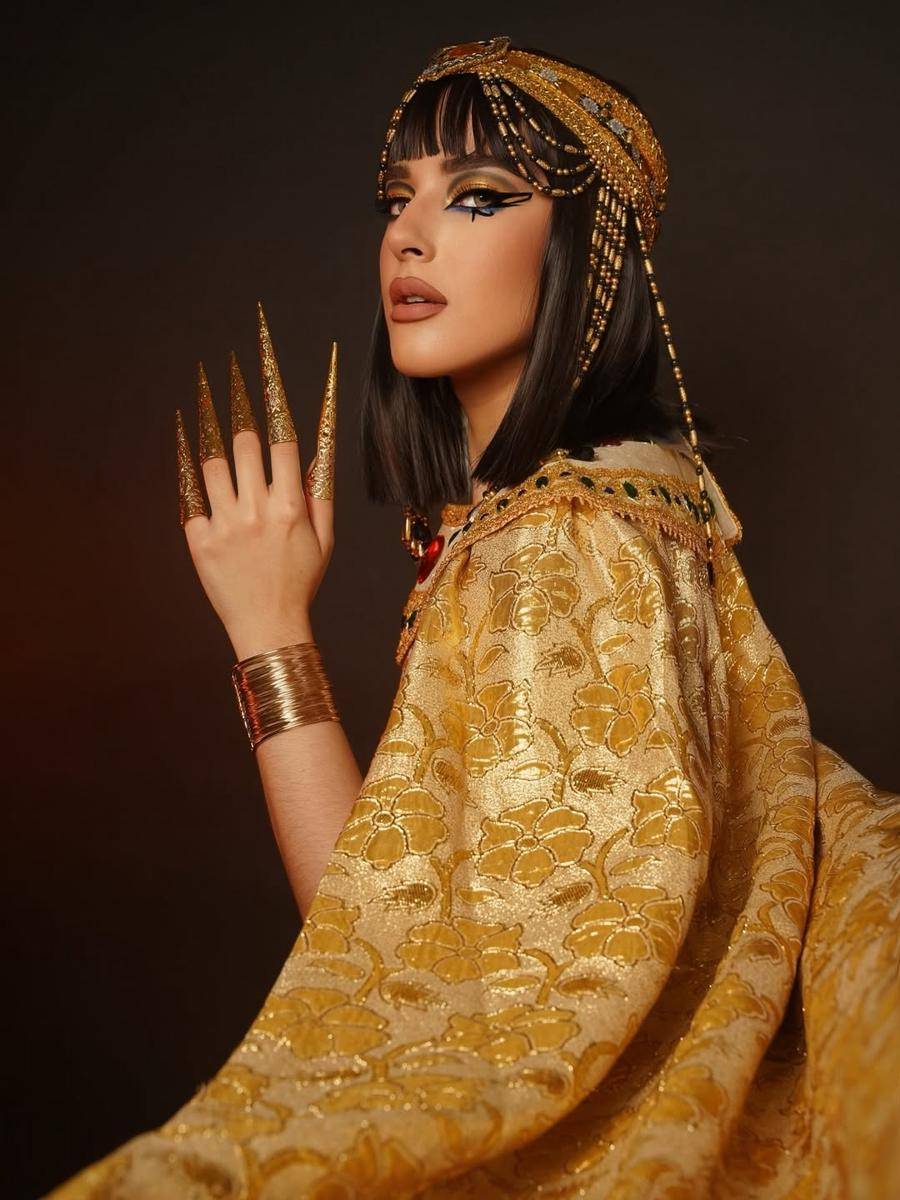 Tasya farasya cleopatra.jpg