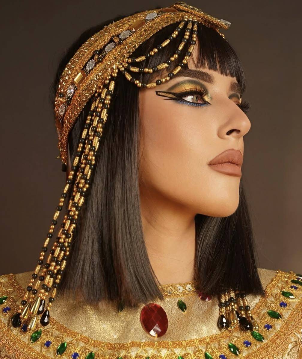 Tasya farasya Cleopatra popmama.jpg
