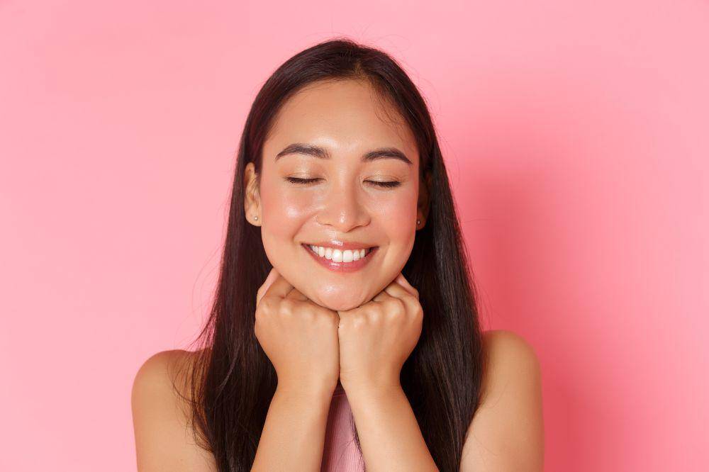 Bahaya Kupas Bibir, Ini Tips agar Bibir Lembap dan Merah Alami
