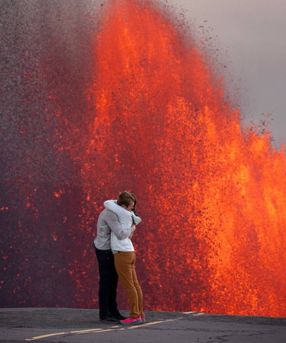 Fotografer ini lamar kekasihnya di depan Gunung Berapi Kilauea