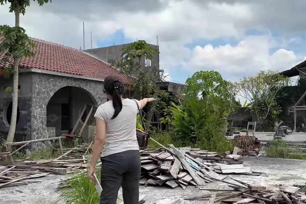 8 Fakta Dilan Janiyar Bangun Rumah Baru 