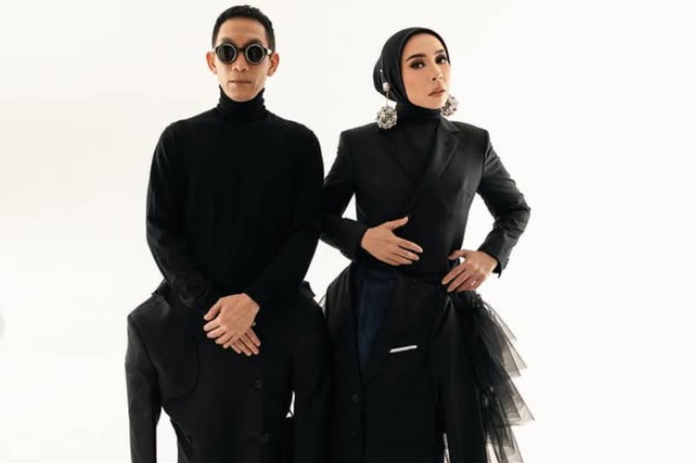 Melly Goeslaw Adakan Kawin Massal untuk Merayakan 30 Tahun Pernikahan