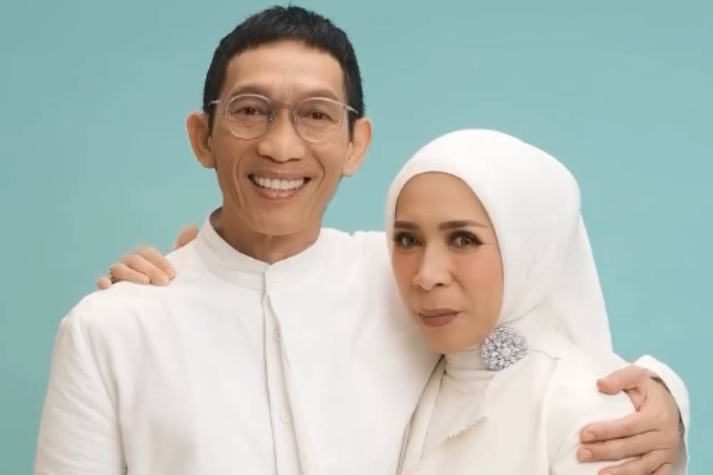 Melly Goeslaw Adakan Kawin Massal untuk Merayakan 30 Tahun Pernikahan 4.png