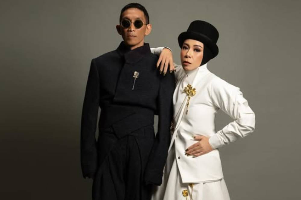 Melly Goeslaw Adakan Kawin Massal untuk Merayakan 30 Tahun Pernikahan