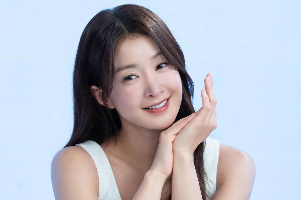 Lee Si Young Umumkan Hamil Anak Kedua setelah Bercerai 