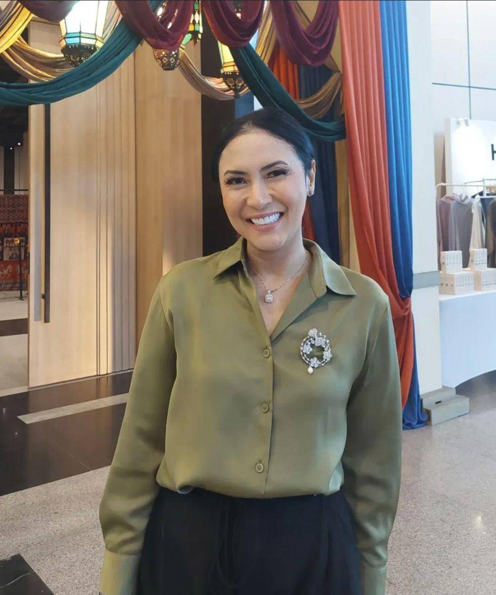 10 Potret Tina Astari, Istri Menteri UMKM Maman Abdurrahman