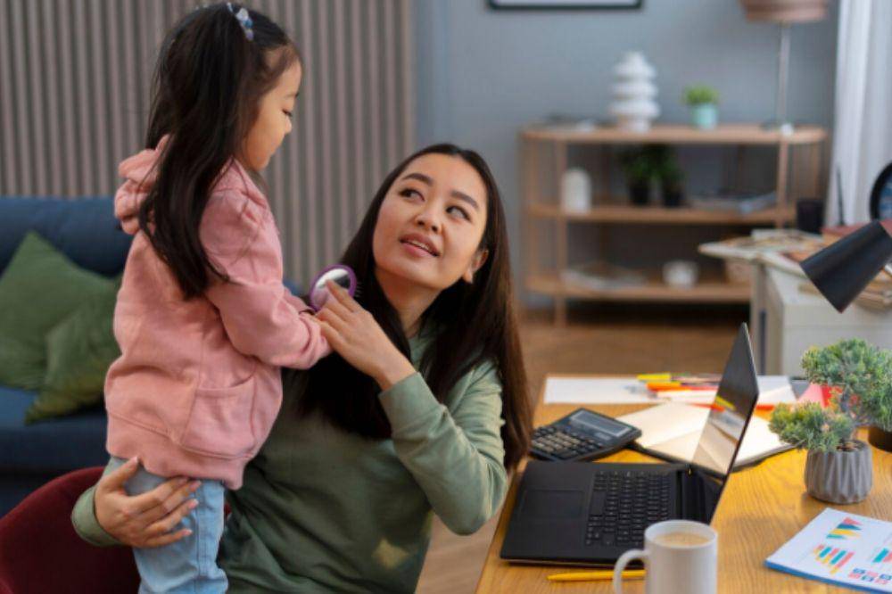 5. Semua orang selalu dipaksa mengikuti mood anak