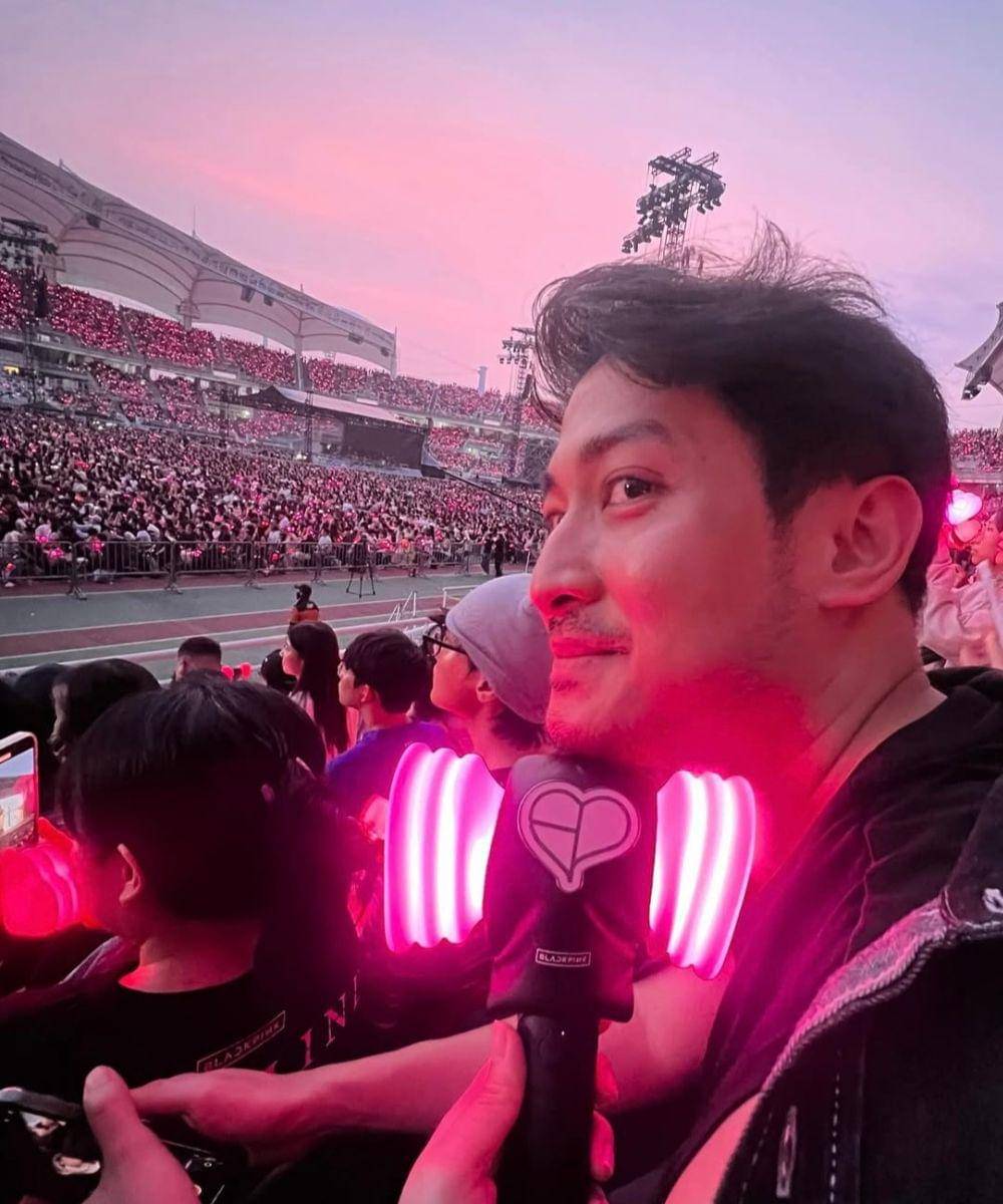 Gaya Artis Indonesia saat Nonton Konser BLACKPINK di Korea