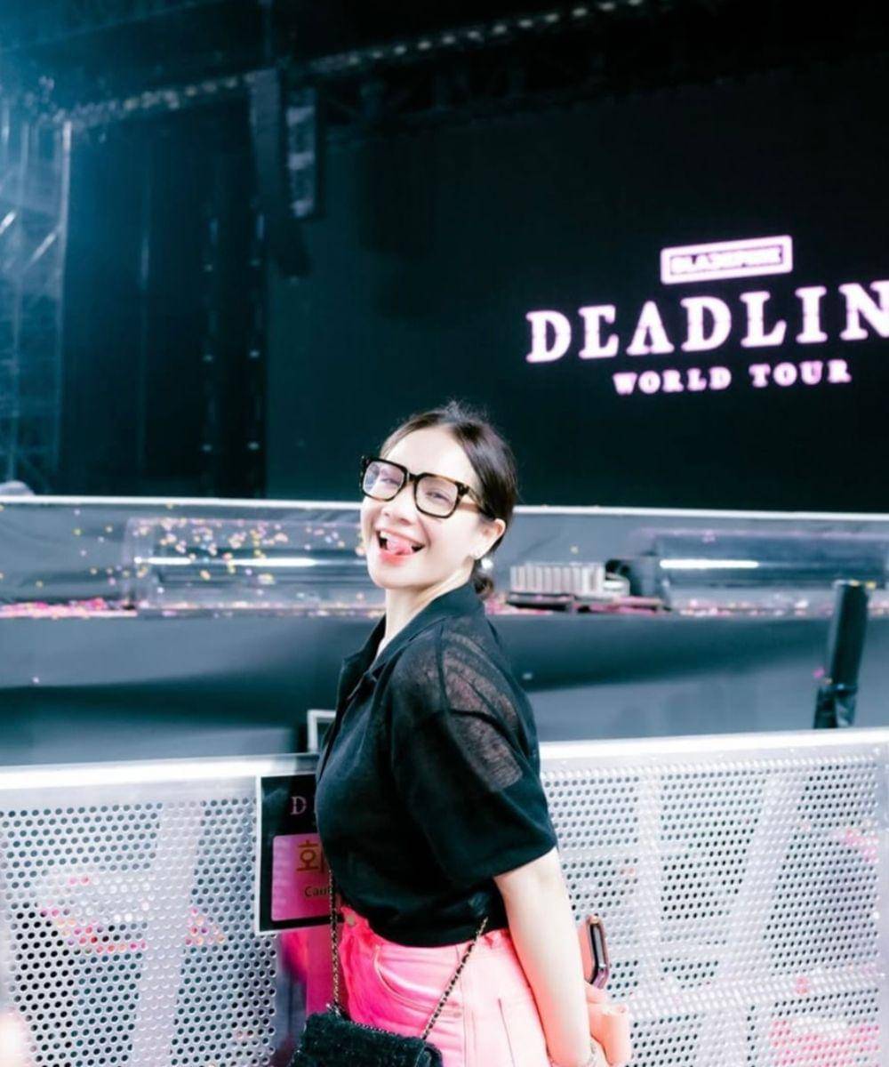 Gaya Artis Indonesia saat Nonton Konser BLACKPINK di Korea