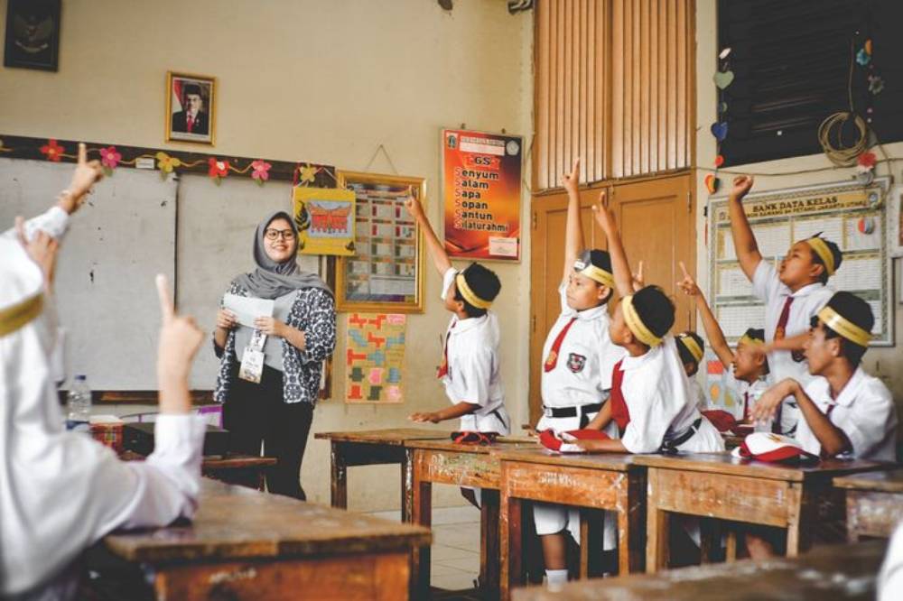 Ilustrasi sosialisasi di sekolah