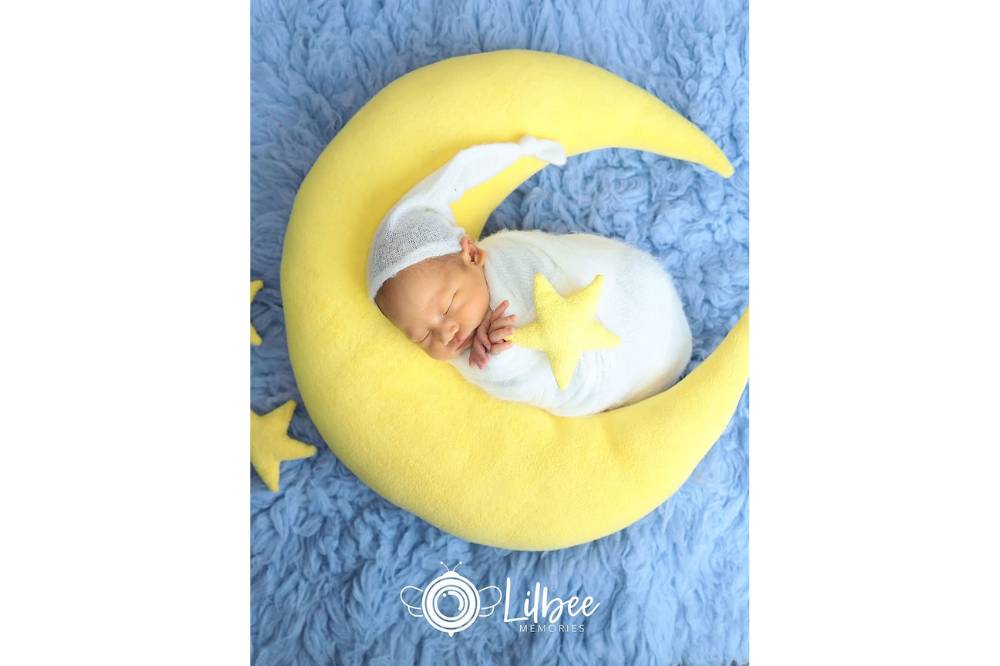 Foto Anak Raquel Larkin dalam Berbagai Ekspresi 7.png