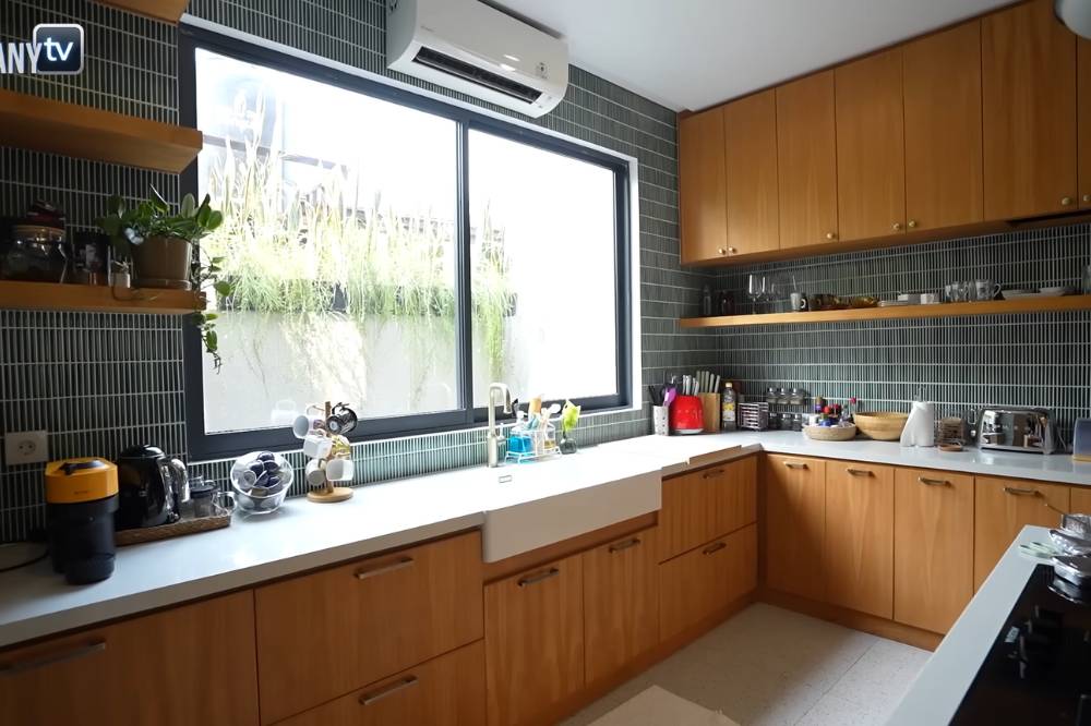 7 Foto Rumah Baru Aghniny Haque, Minimalis dan Sangat Menarik 4.png