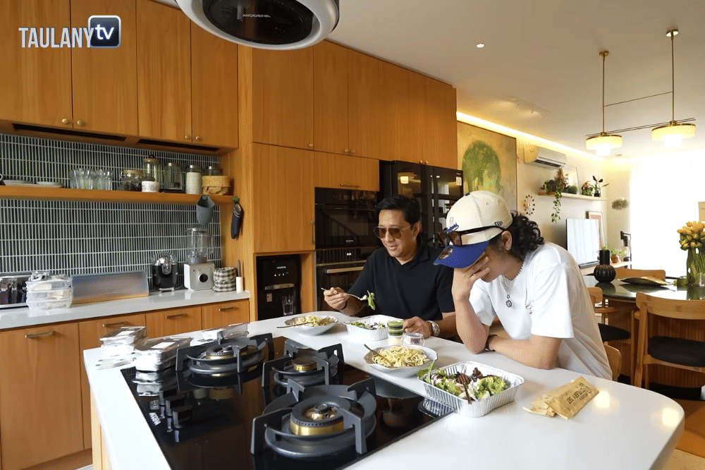 Foto Dapur di Rumah Aghniny Haque 