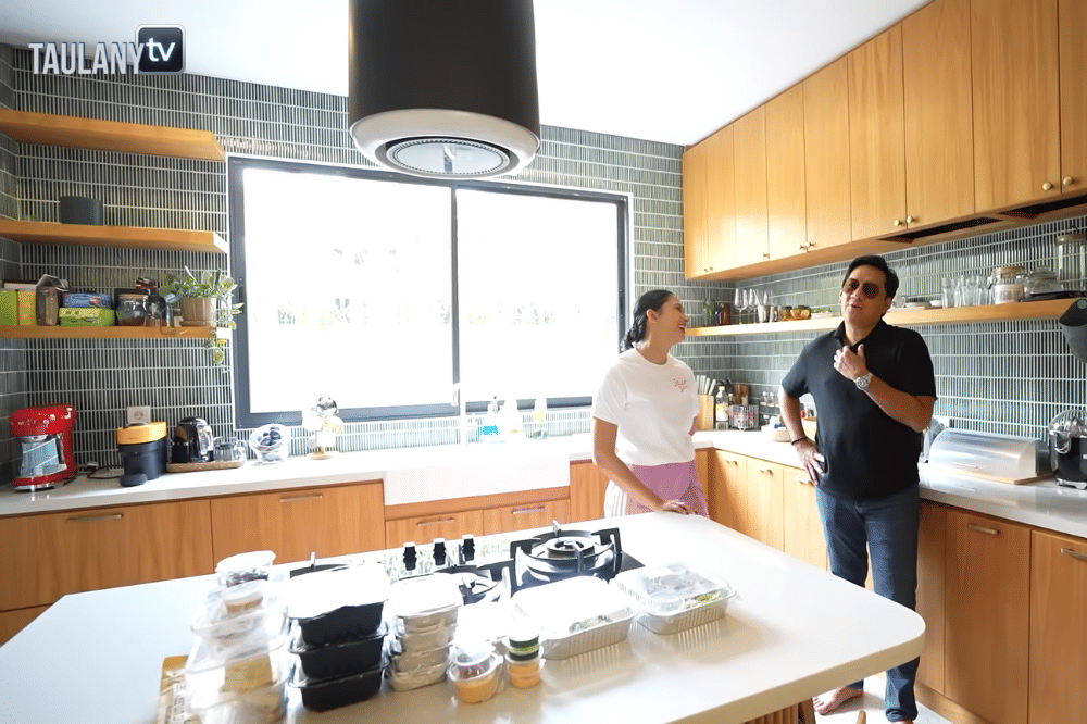 Foto Dapur di Rumah Aghniny Haque 