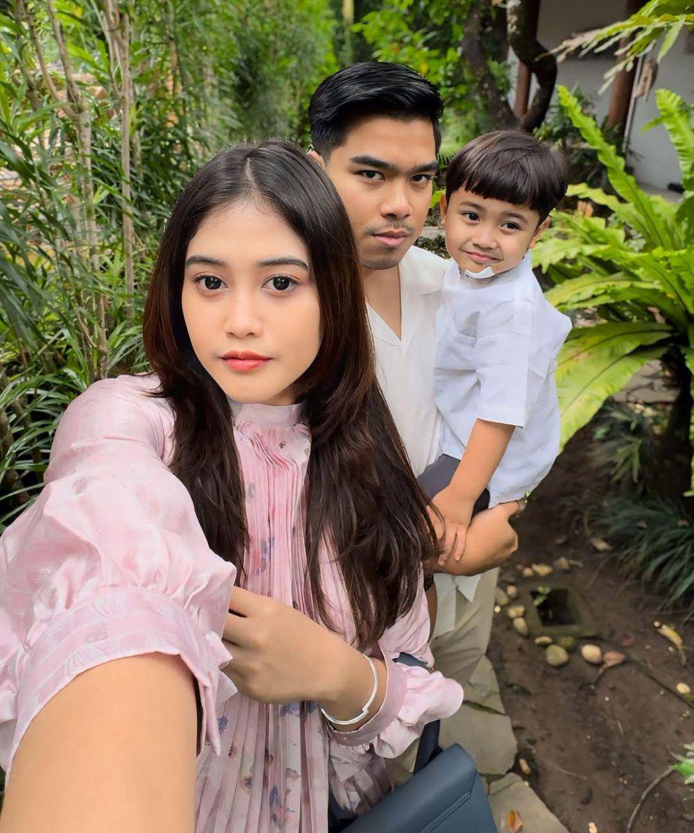 Fakta Ruce Nuenda 'Mama Ebra' dan Aryo Disa Putuskan Cerai