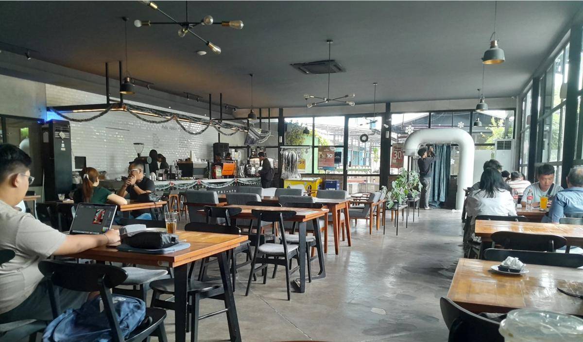8 Cafe 24 jam di Semarang