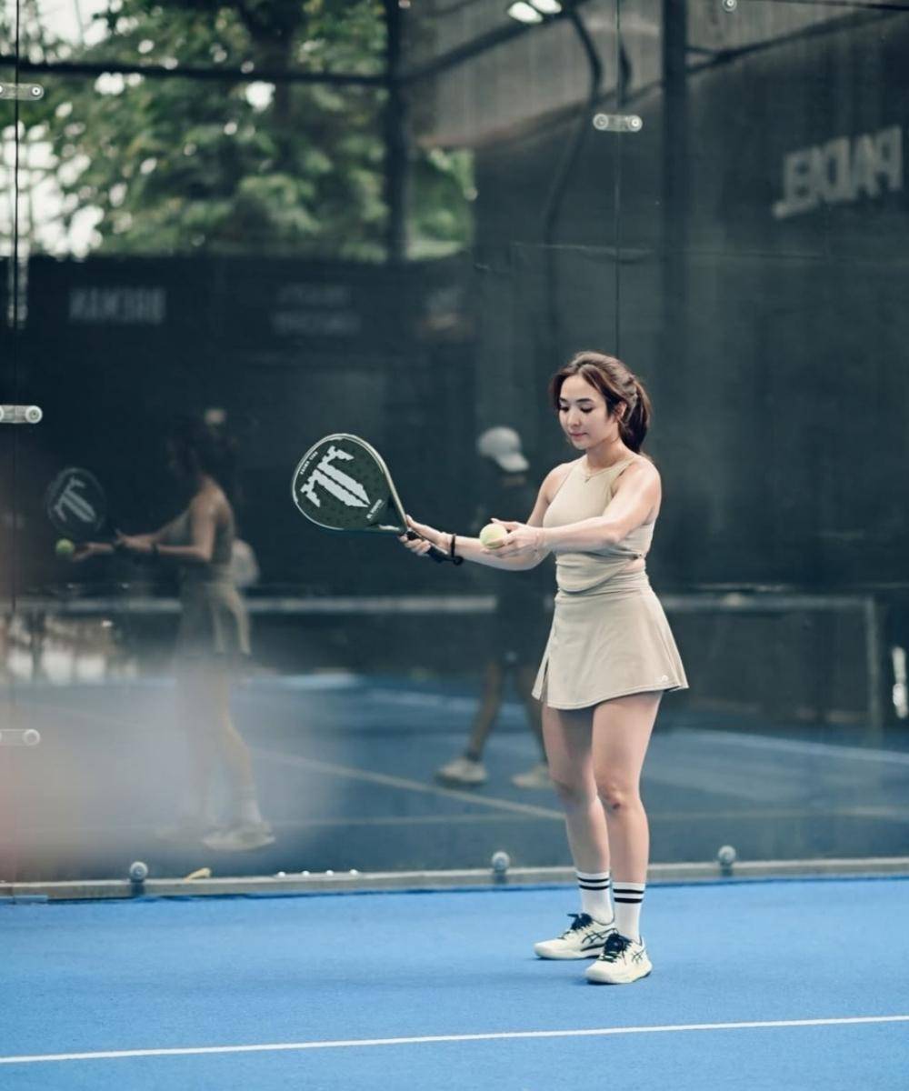 Inspirasi Outfit Padel ala Artis (7).jpg