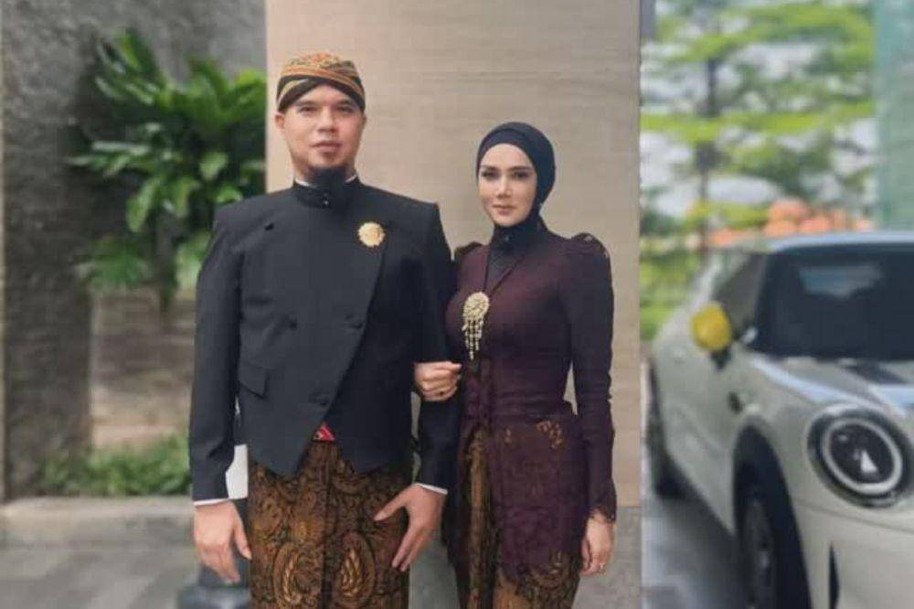 Penyanyi Indonesia Perempuan Inisial M yang Sudah Menikah