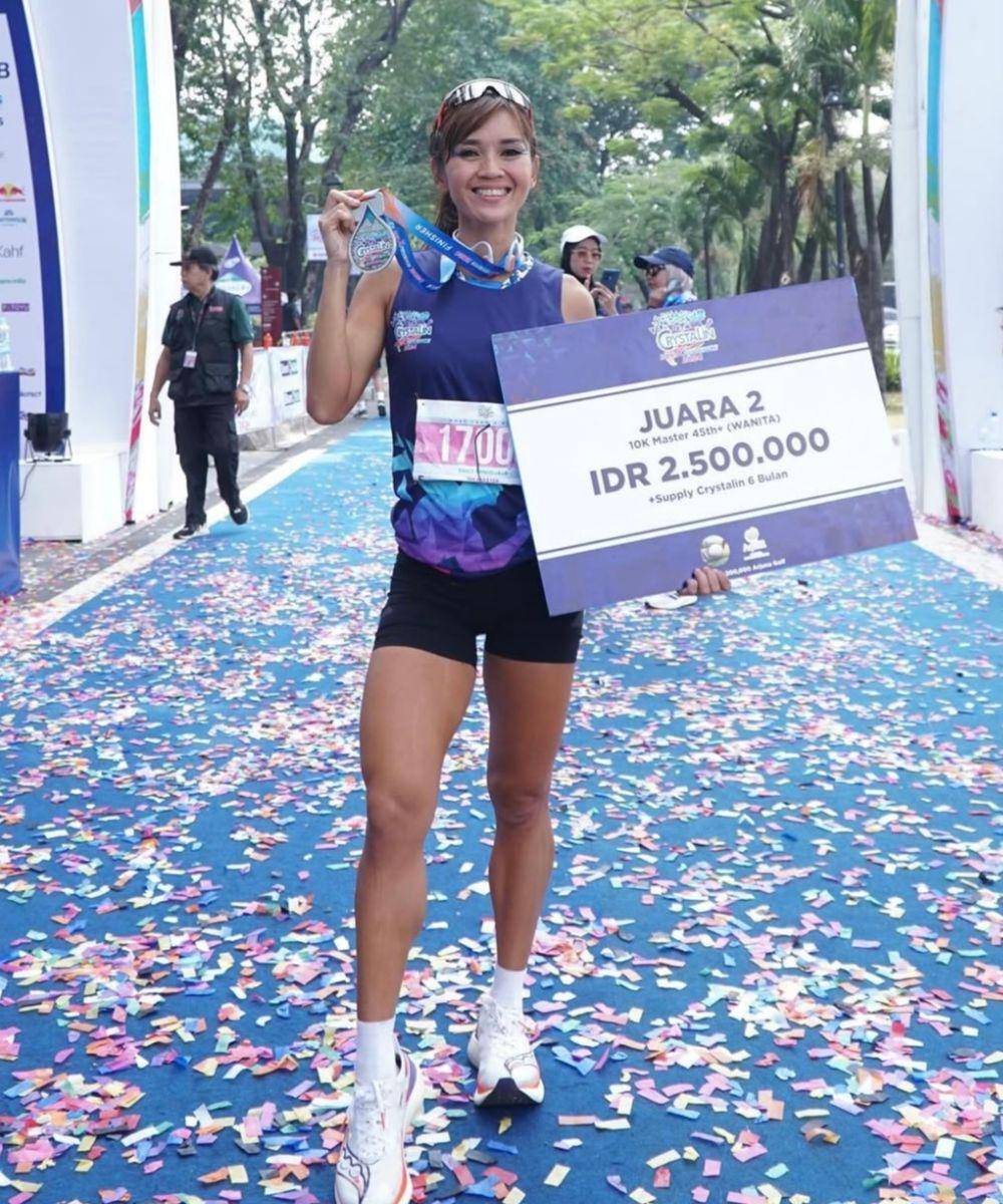 Inspirasi Outfit Lari ala Sally Tanudjaja