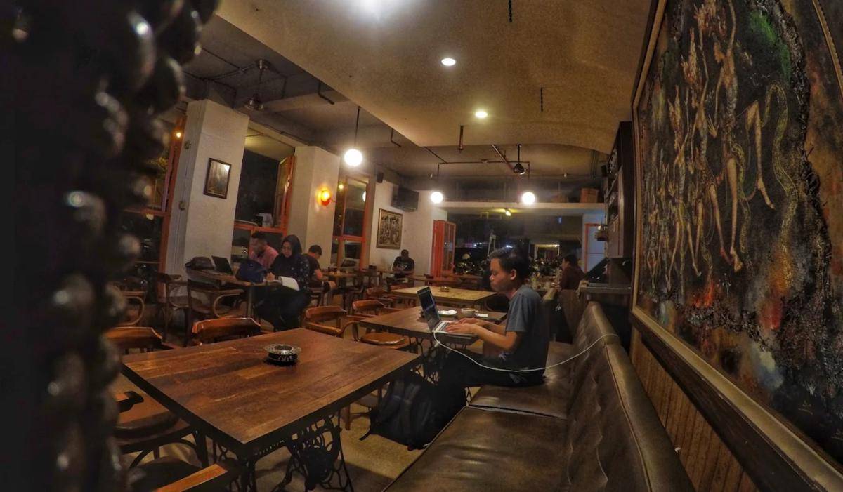 7 cafe 24 jam di Jakarta Selatan