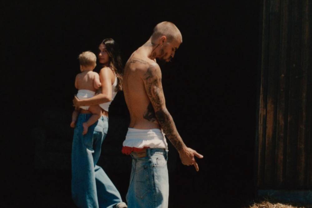 7 Foto Keluarga Justin Bieber, Diunggah untuk Sambut Album Baru