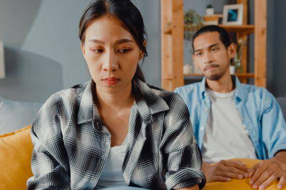 Apa Itu Crab Mentality? Rasa Iri Melihat Pencapaian Orang Lain