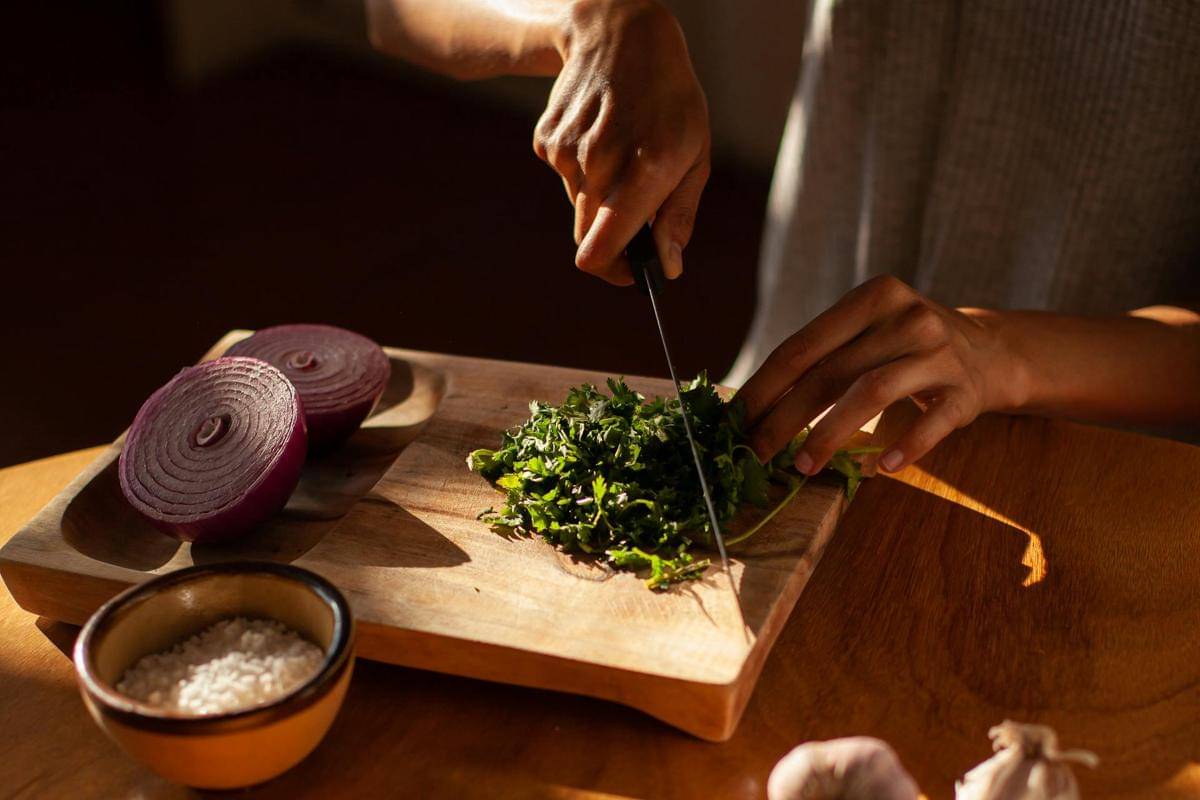 7 Cara Menurunkan Asam Urat, Mama Bisa Lakukan dengan Mudah