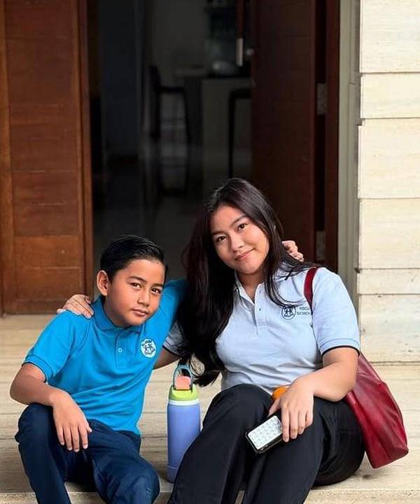 Foto Artis Anter Anak Hari Pertama Sekolah 6.jpg
