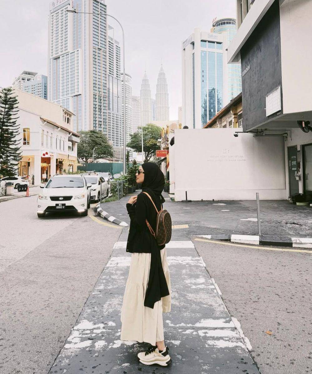Inspirasi Padu Padan Rok untuk Hijabers