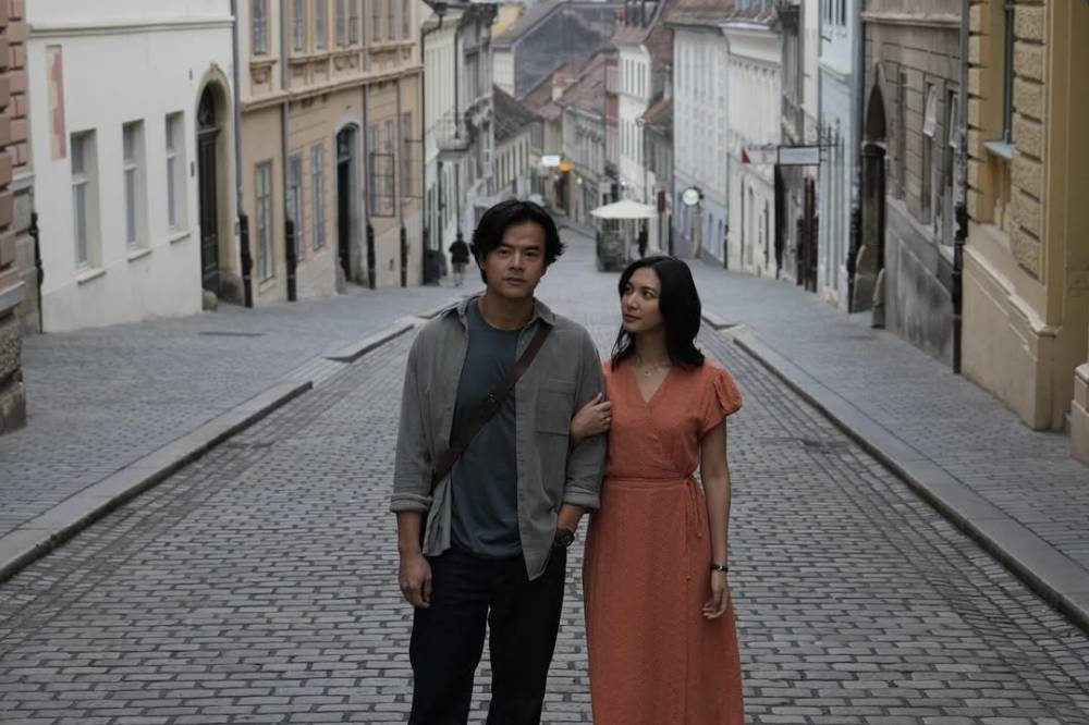 Cara Bikin Video Flashback ala Film SORE Bareng Pasangan