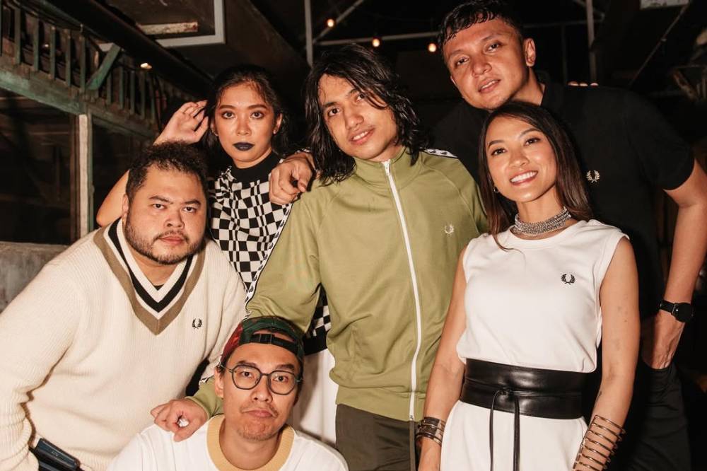 6 Lagu Barasuara Ini Bisa Ditafsirkan sebagai Tema Cinta Tak Biasa