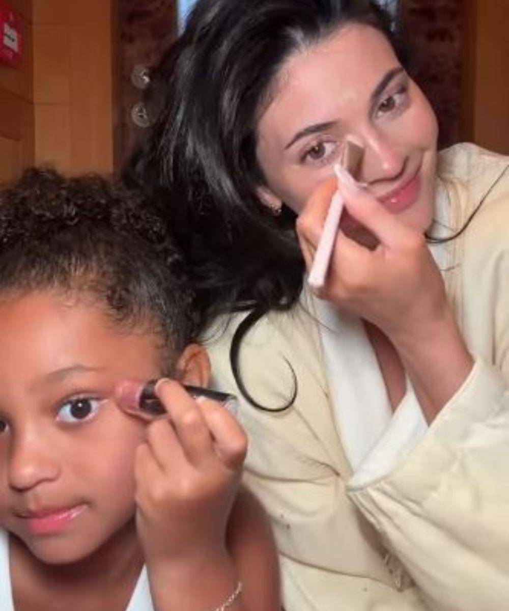 kylie jenner dan stormi makeup