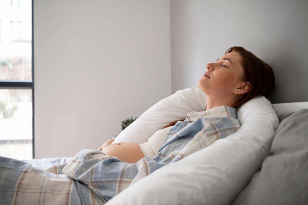 Posisi Tidur Terbaik Jelang Persalinan agar Mama Lebih Nyaman